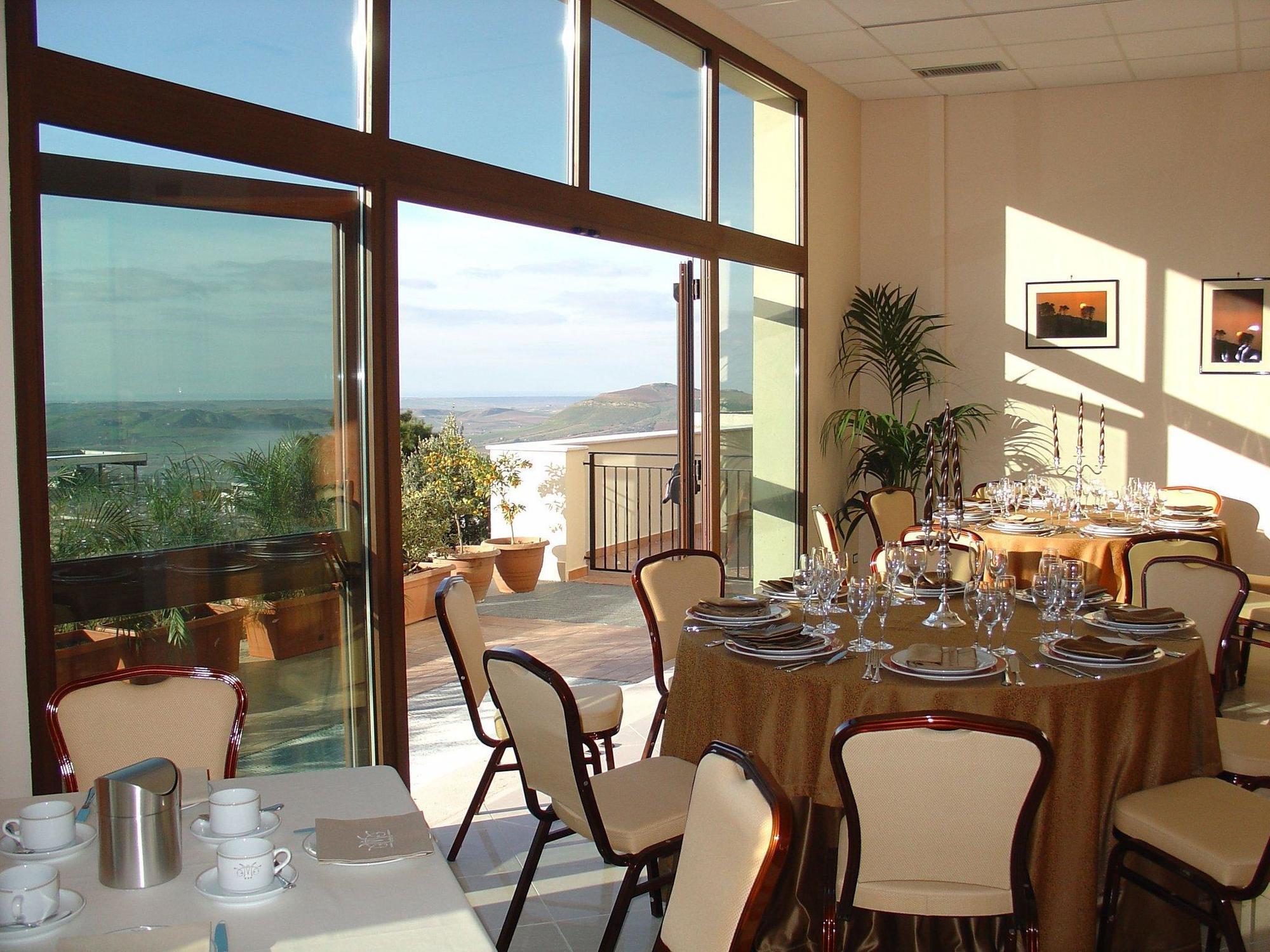 Salemi Hotel Villa Mokarta מסעדה תמונה